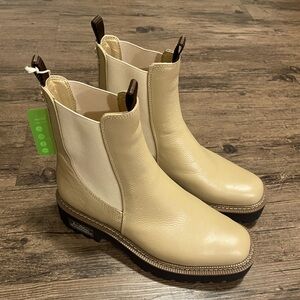 Sam Edelman Laguna Chelsea Waterproof Boots | Size: 8 | Color: Tan and Black